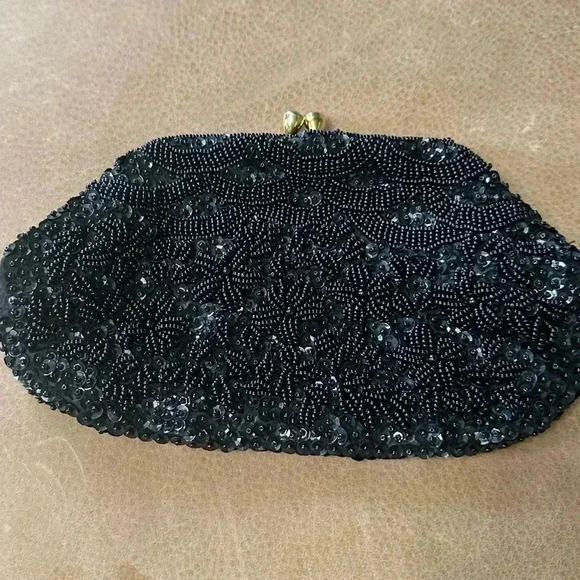 A SAFCO BAG Black Beaded and Sequin Kiss Closure Clutch - Picture 3 of 8